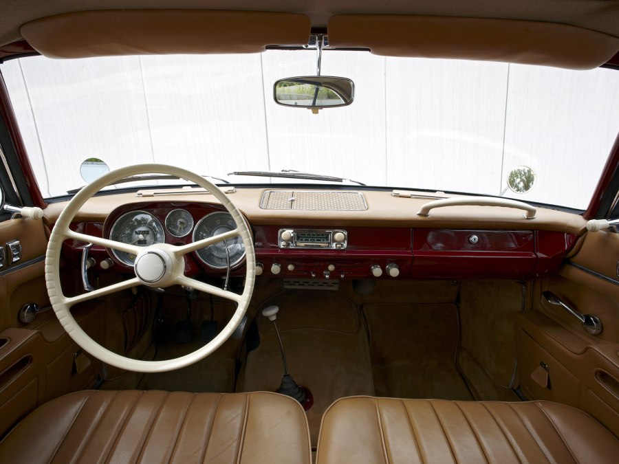 BMW 503 салон