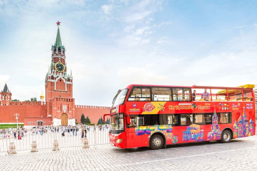Красный автобус City Sightseeing