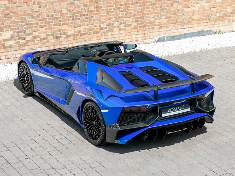 Lamborghini Aventador lp700-4 Blue
