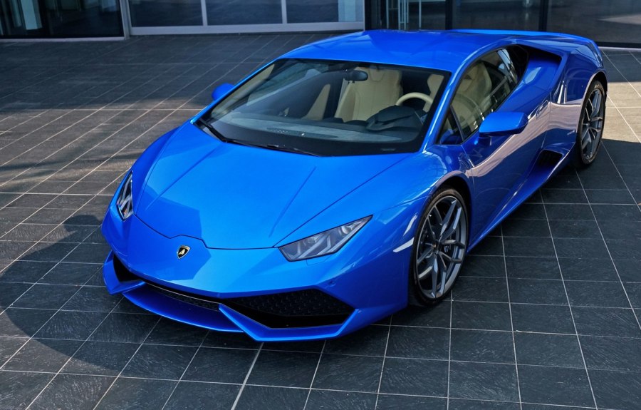 Lamborghini Huracán синяя
