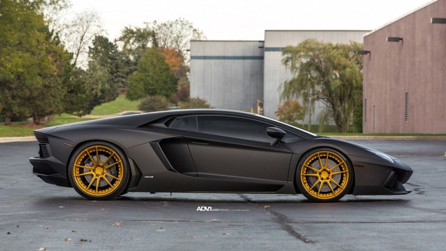 Lamborghini Aventador lp700-4 черная