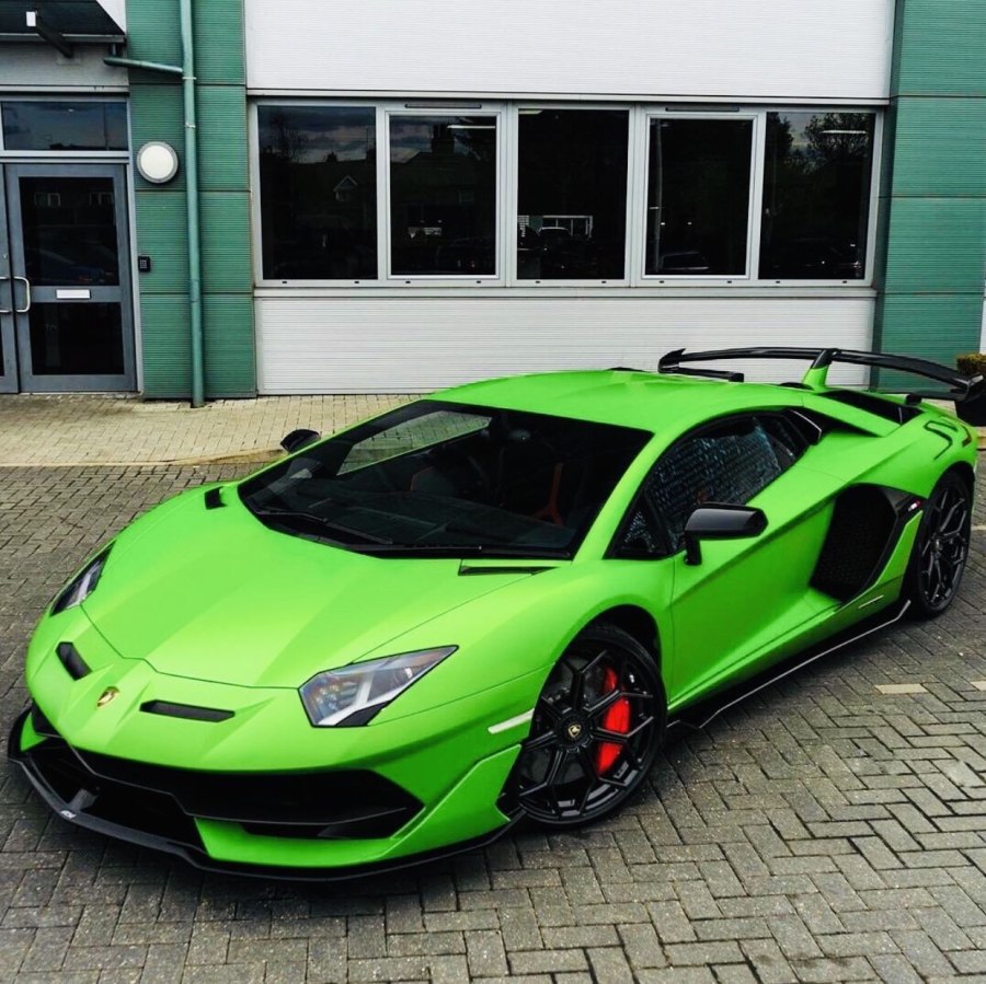 Ламбаргини Авентодор SV J