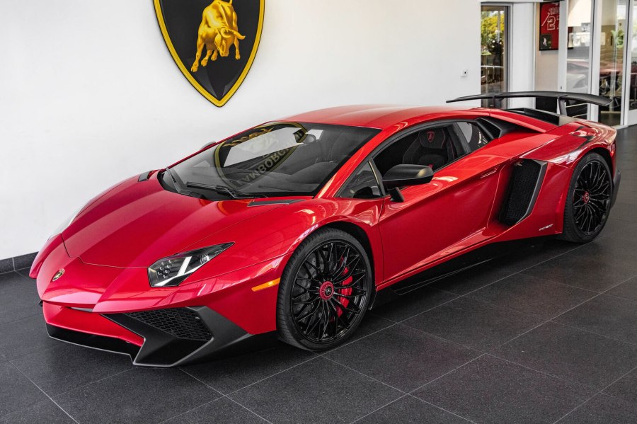 Lamborghini Aventador 2016
