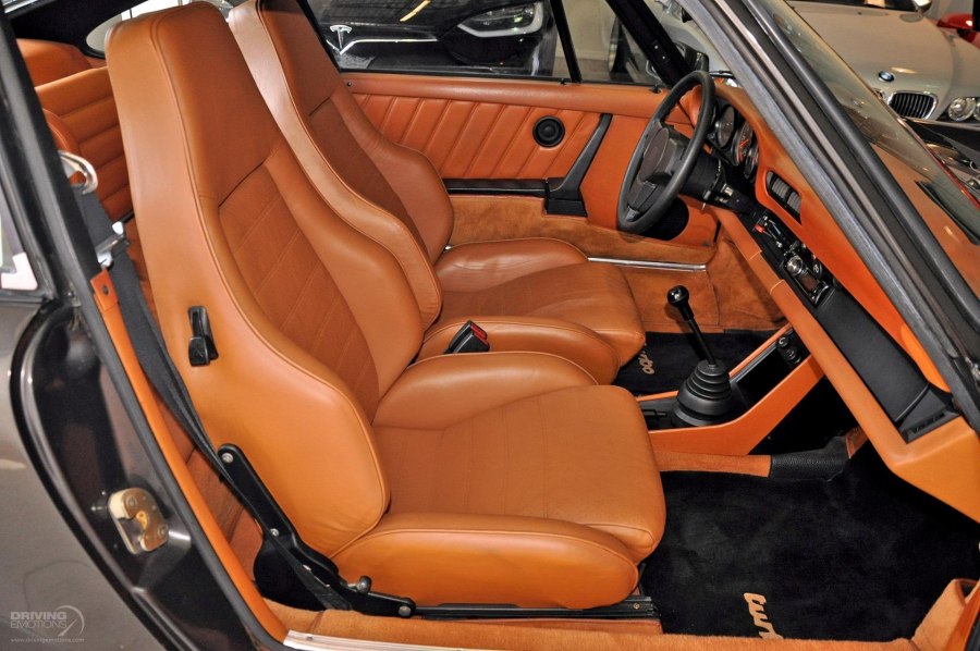 Porsche 911 Turbo 930 салон