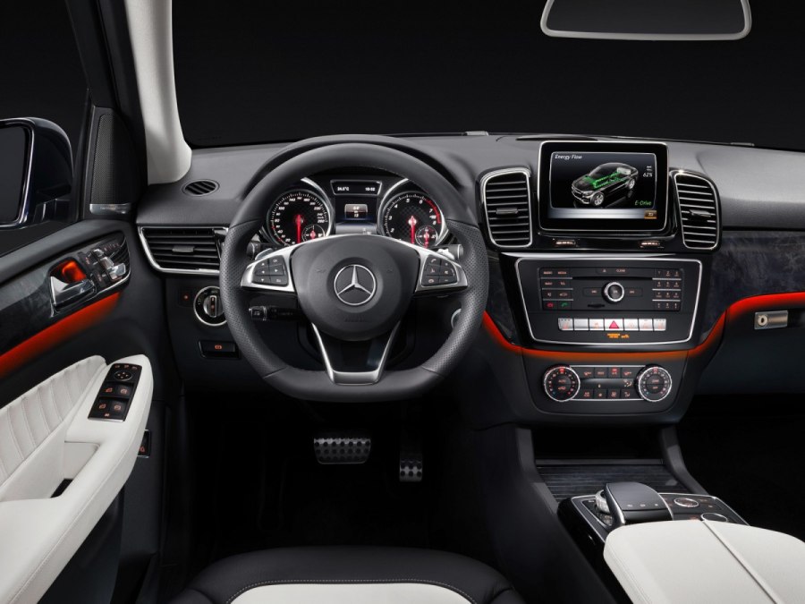 Mercedes GLE 2016 AMG салон