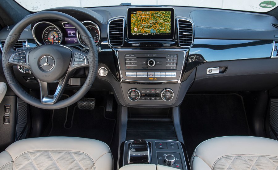 Mercedes Benz GLE 300d салон
