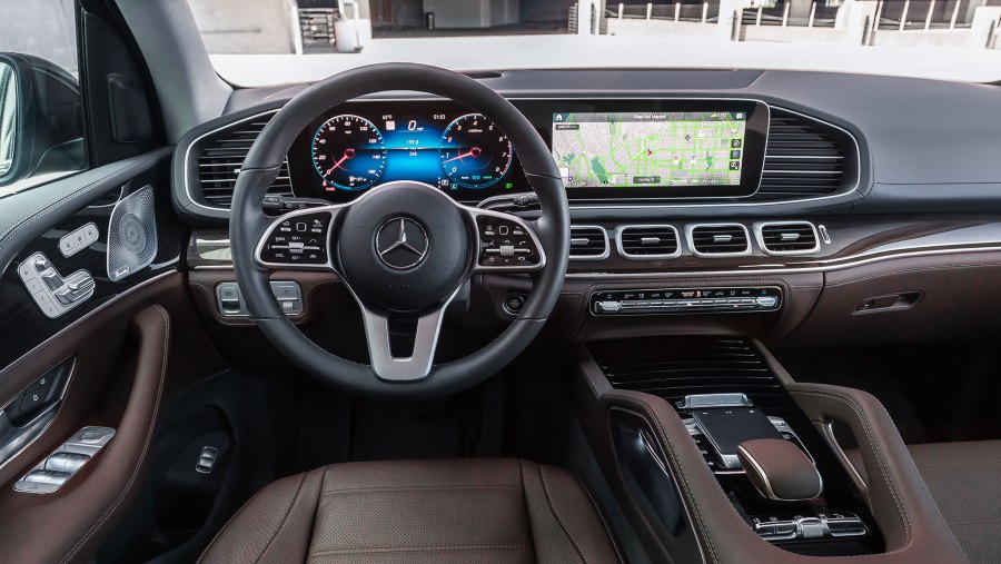 Мерседес GLA купе 2020 салон