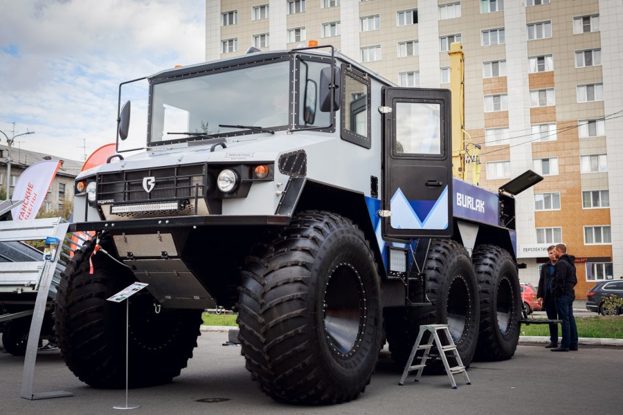 Снегоболотоход «Бурлак 6х6»