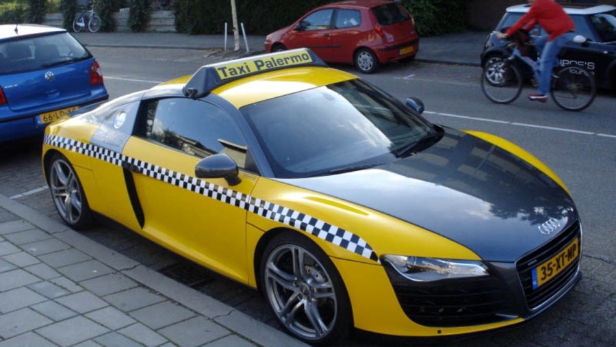 Audi r8 Taxi