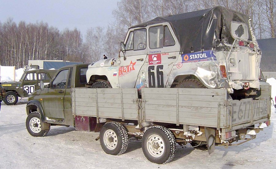 УАЗ бортовой 6х6
