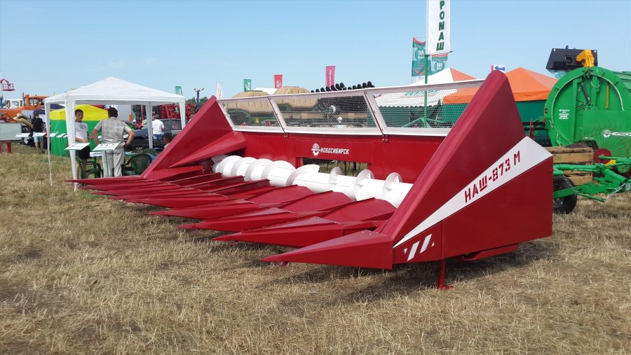 Жатка для подсолнечника наш 1273-06 для John Deere