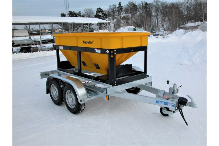 Пескоразбрасыватель SNOWEX SP 7000 серия Tow Pro одноосный
