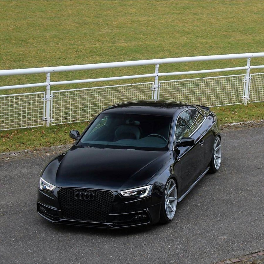 Ауди s5 черная