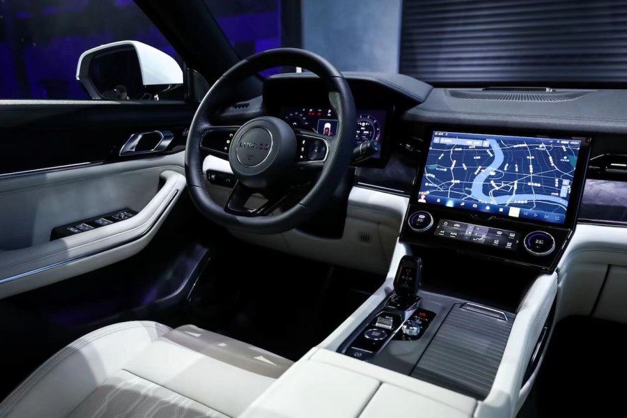 Geely Lynk co 09