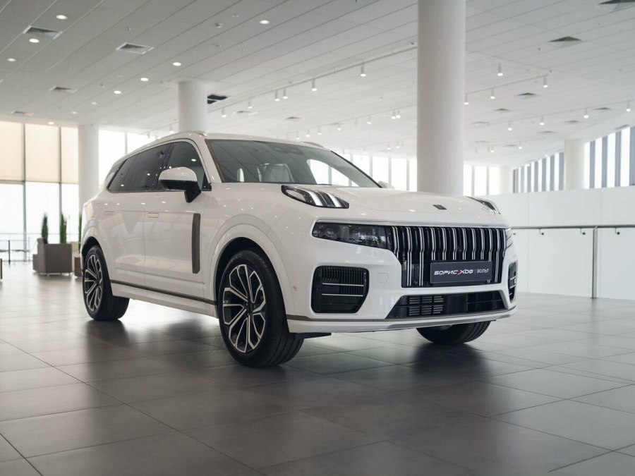 Китаец похожий на Вольво xc90