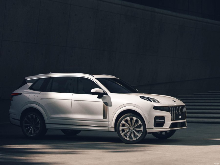Кроссовер Lynk & co 09
