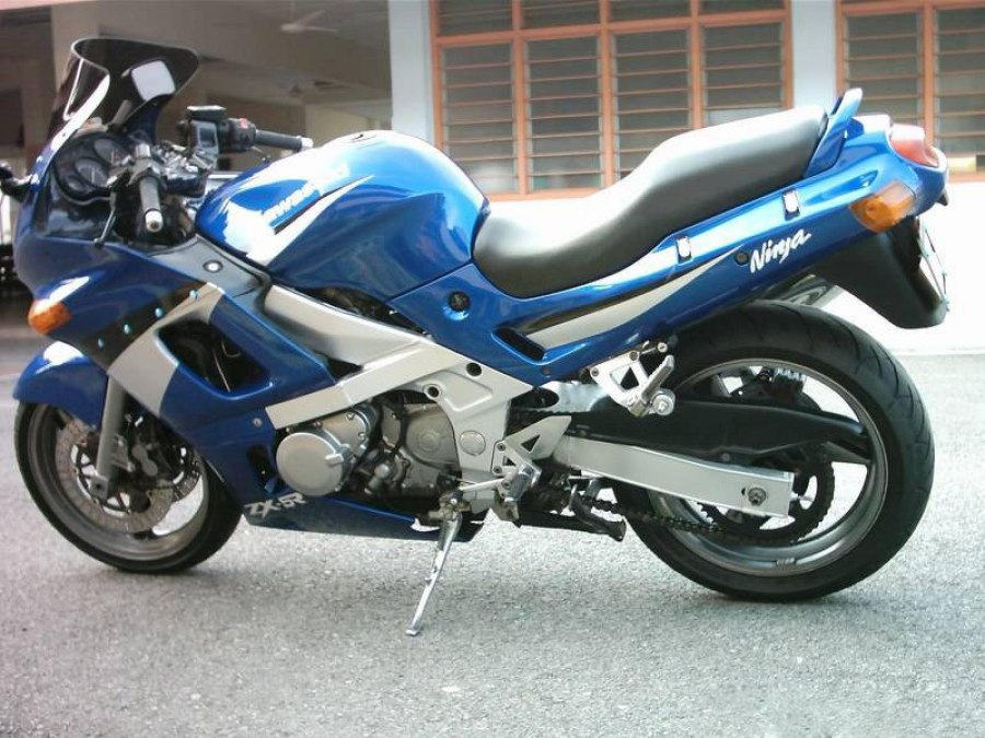 Кавасаки ЗЗР 500