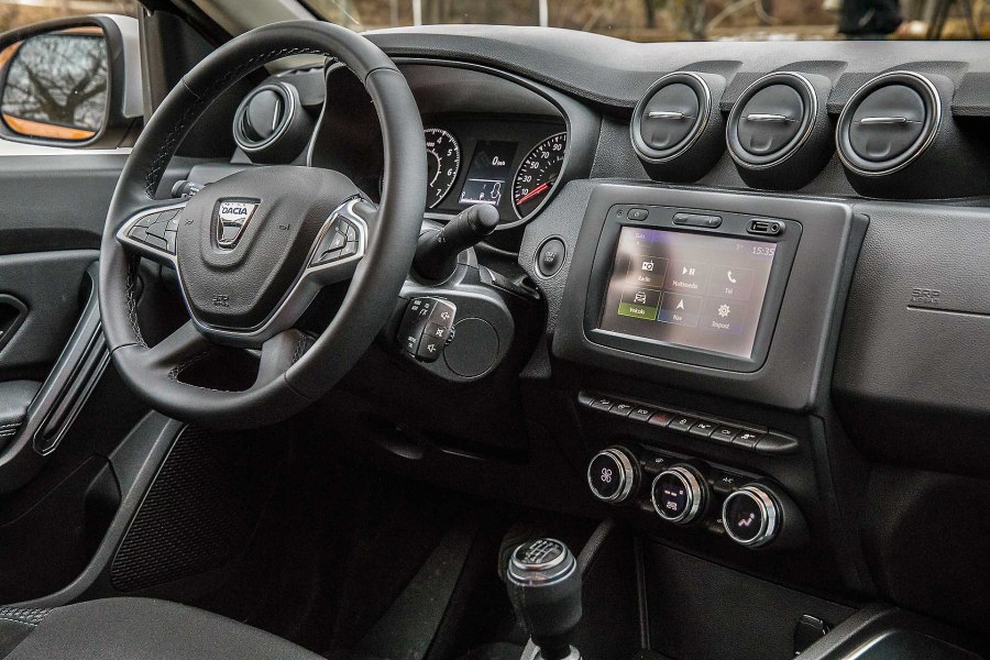 Renault Duster 2023 салон