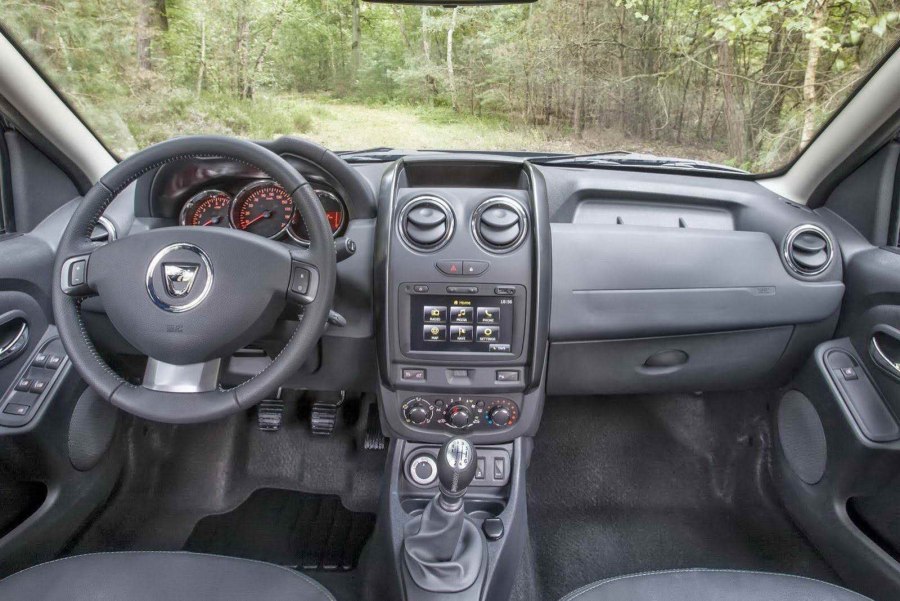 Duster 2013 салон