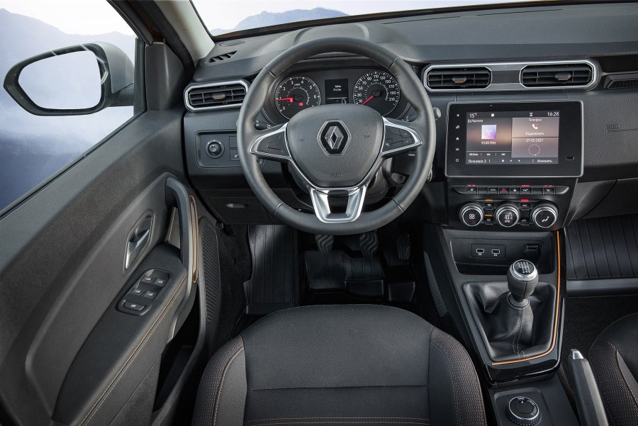 Renault Duster 2021 интерьер