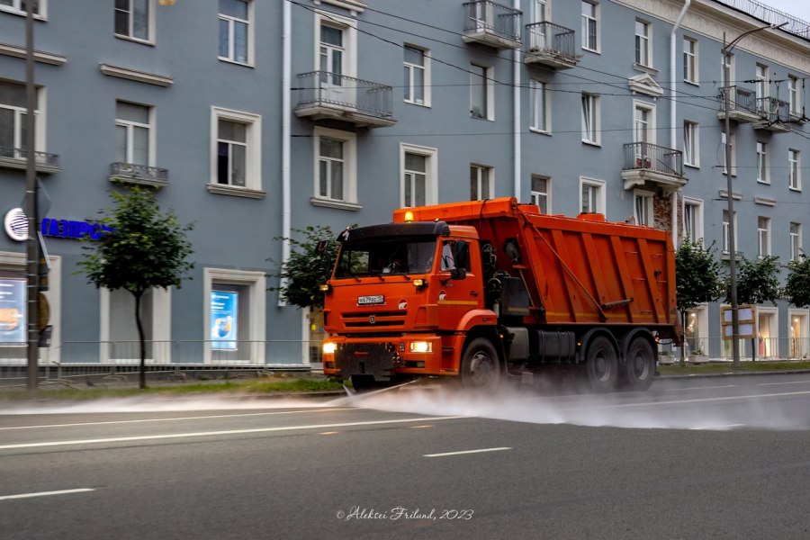 Полив дорог КАМАЗ
