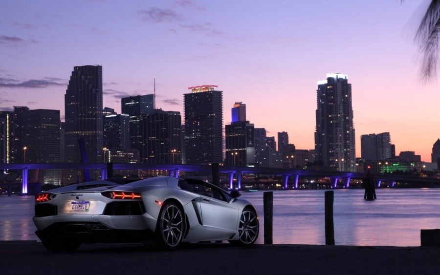 Lamborghini Aventador Roadster 2012
