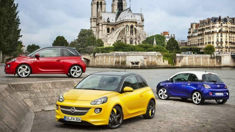 Opel Adam красны