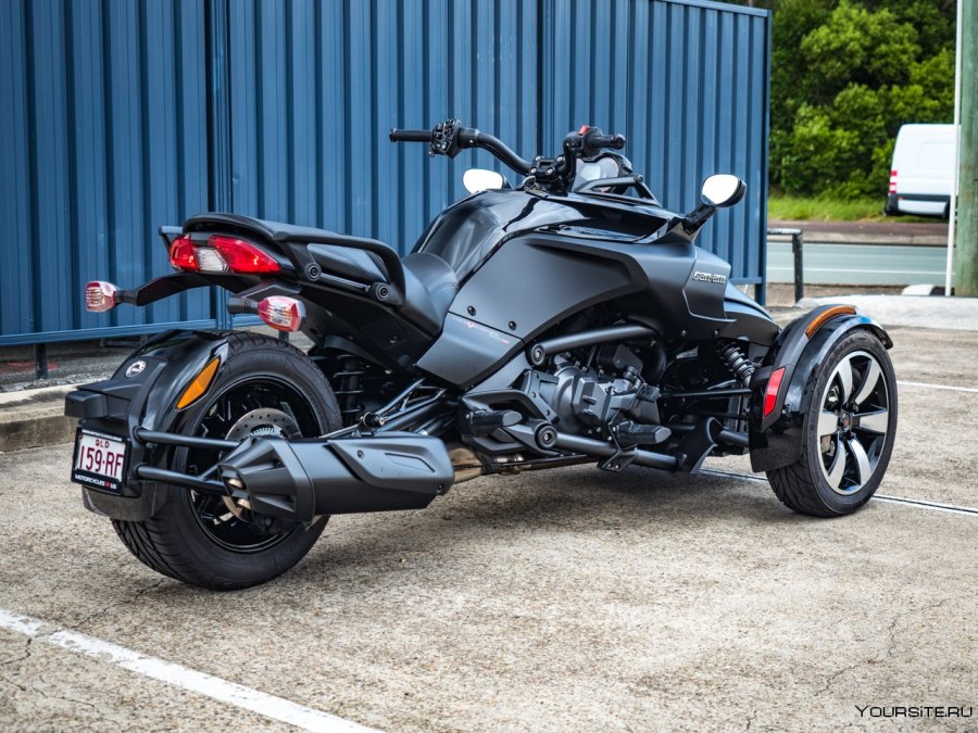 Трицикл can am Spyder f3