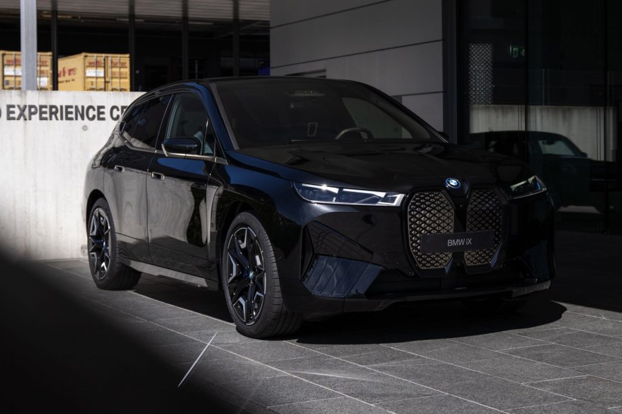BMW IX 2021 черный