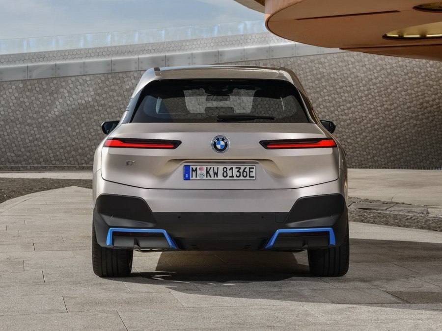 BMW IX i20