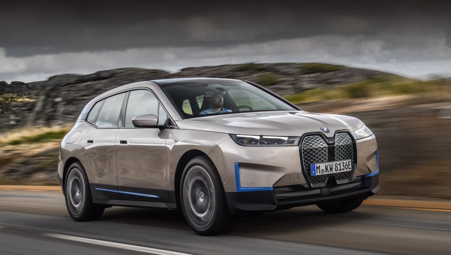 IX BMW 2021 электро