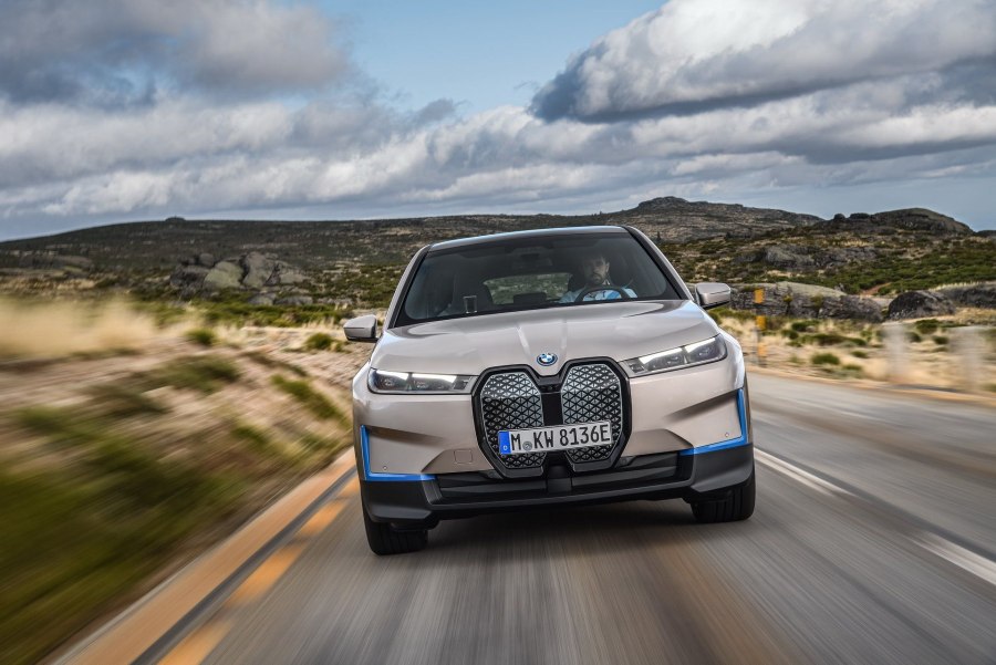 BMW IX 2021 электрокроссовер