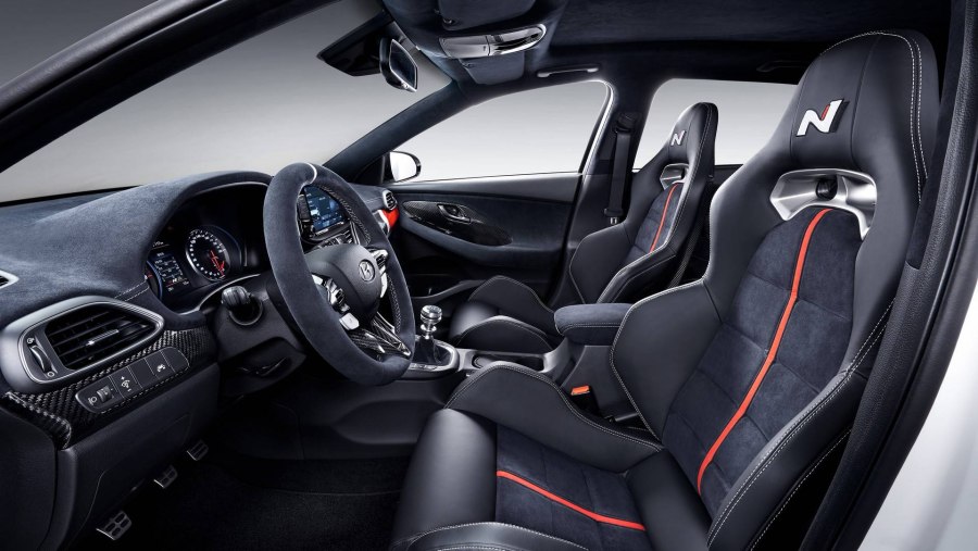 Hyundai i30 n салон