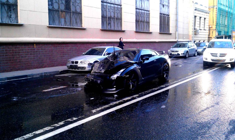 GTR Nissan 35 разбитые