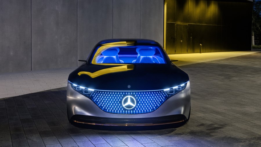 Мерседес Vision EQS 2021