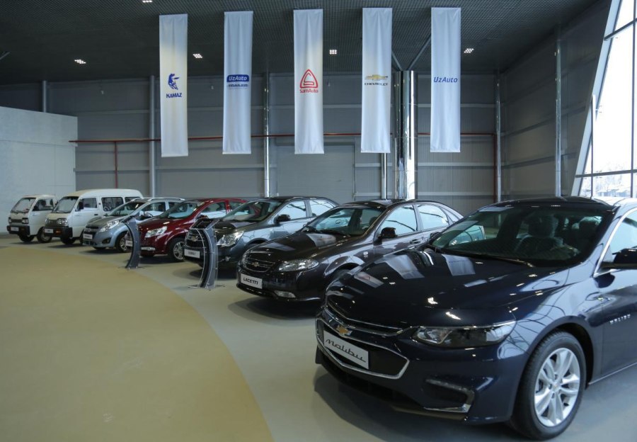 Автосалон GM Uzbekistan кобальт