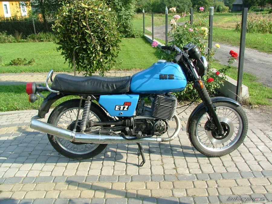 Мотоциклы ГДР MZ ETZ 250