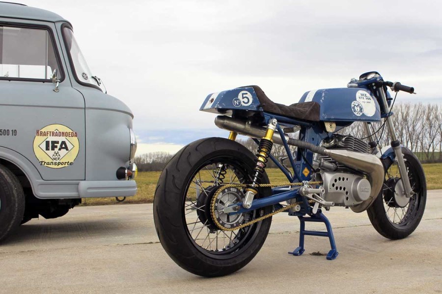 Triumph 300 Tire