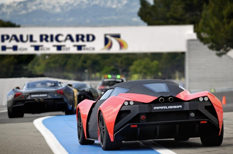 Машина Marussia b2