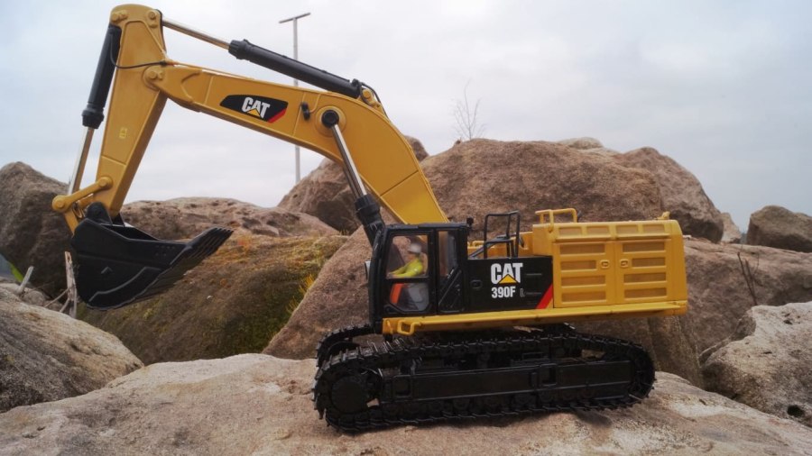 Cat 390