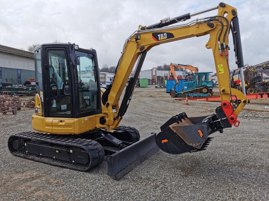 Экскаватор (Caterpillar 318d2l)