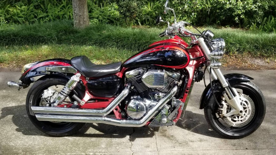 Kawasaki Vulcan vn1600 mean Streak