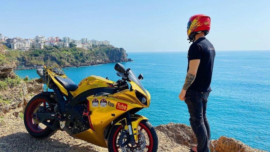 Золотая Yamaha r1 Diablo