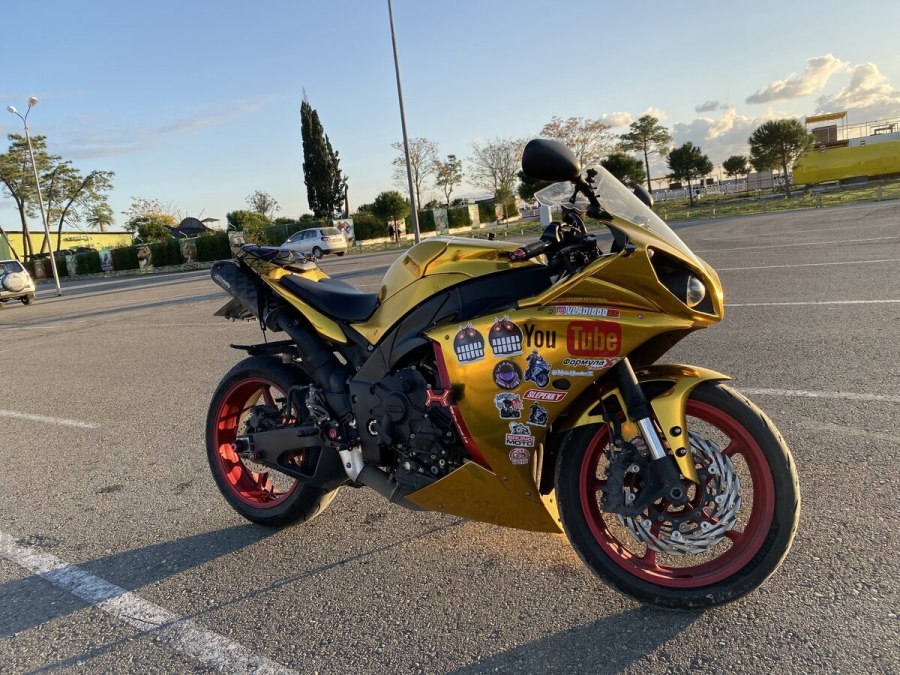 Yamaha YZF r1 Золотая