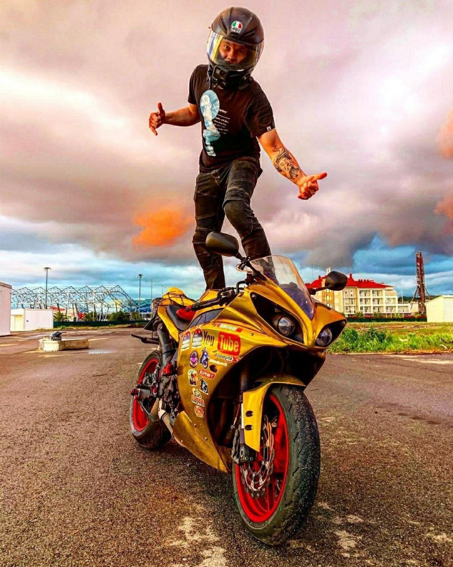 Золотая Yamaha r1 Diablo