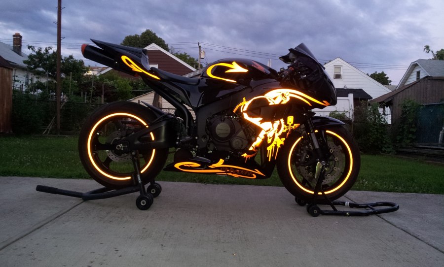 Honda cbr600rr желтый