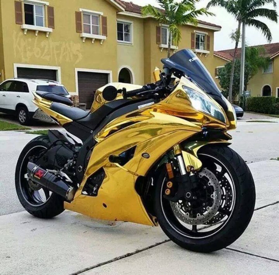 Yamaha r1 Золотая