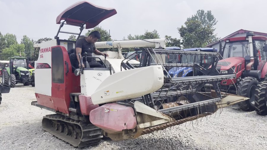 Рисоуборочный комбайн Kubota