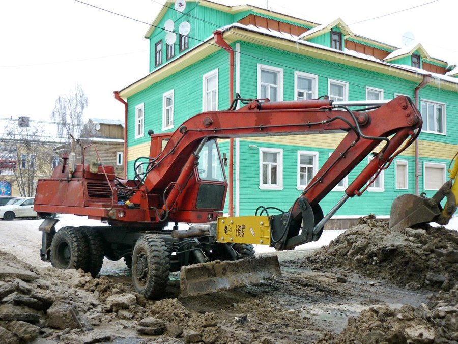 Экскаватор ЭО 3323 С гидромолотом