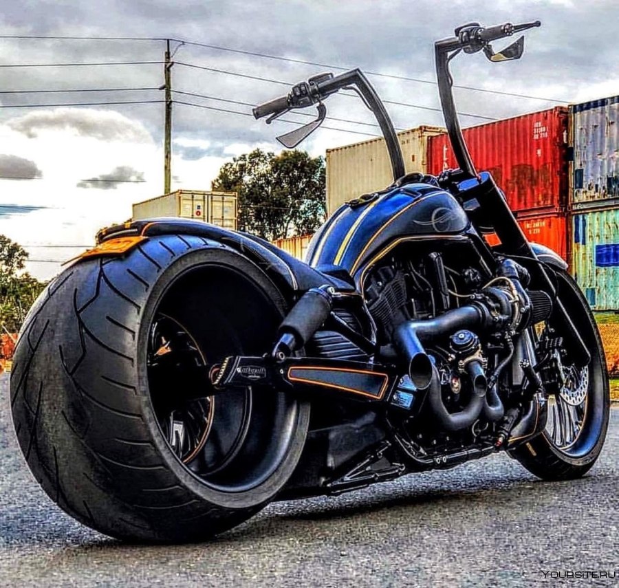 Harley Davidson v Rod Custom